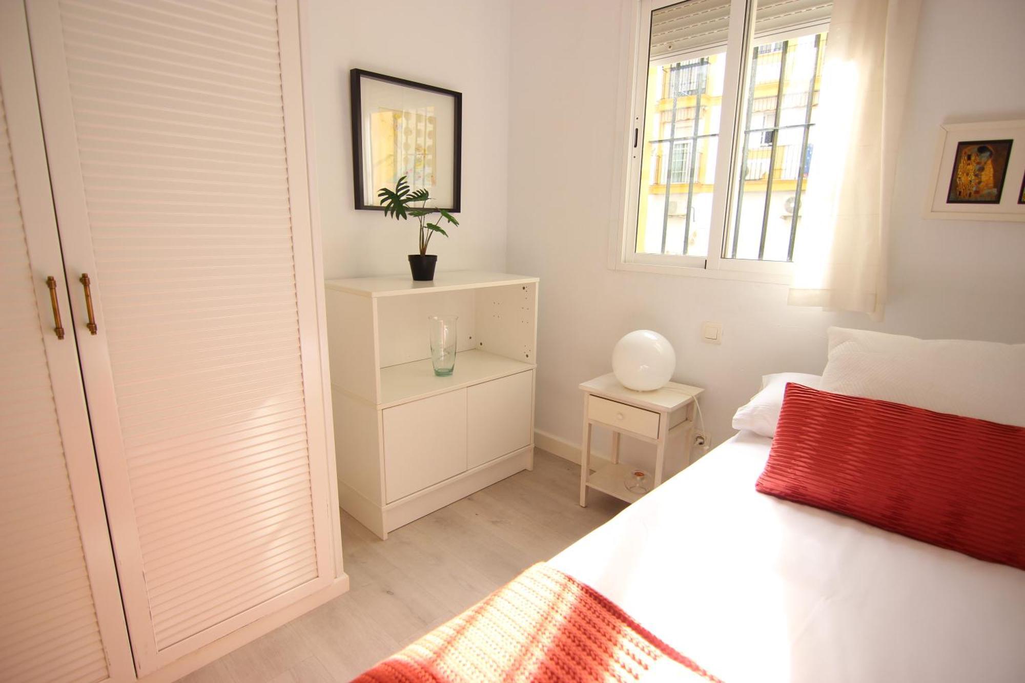 Rentalsevilla Espacioso Apartamento En La Alameda De Hercules Con Parking Esterno foto