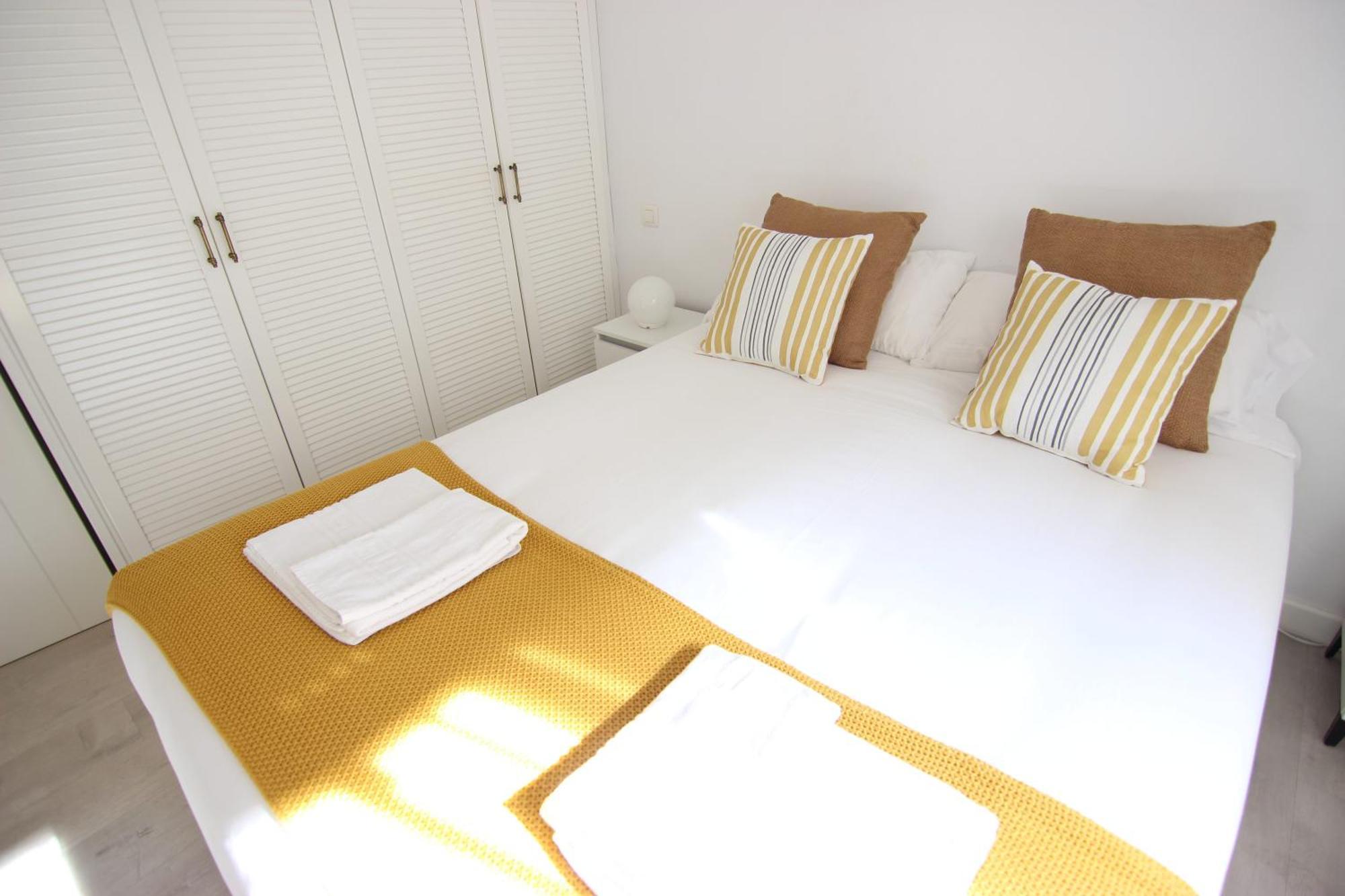 Rentalsevilla Espacioso Apartamento En La Alameda De Hercules Con Parking Esterno foto